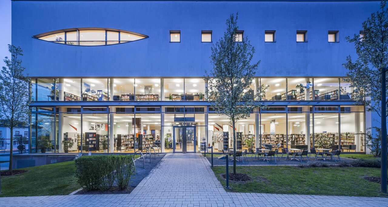 StadtBibliothek Bad Homburg | © Norbert Miguletz  StadtBibliothek Bad Homburg | © Norbert Miguletz